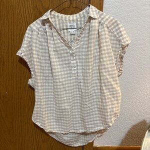 Plaid button up short sleeve shirt